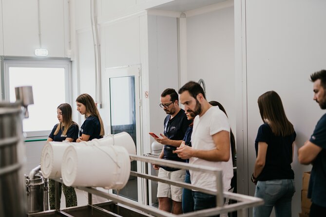 30-Minute Guided Honey Tasting Activity in Melini - What happens during the 30 minutes