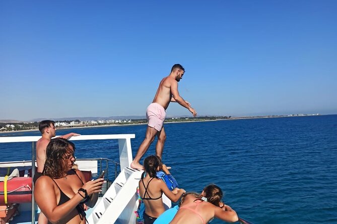 90-Minutes Glass Bottom Trip With Quick Dip - Key points to know before booking