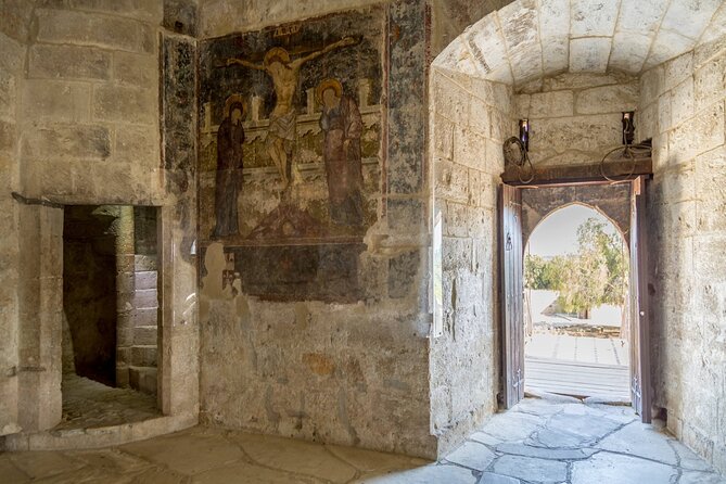 Ancient Kourion, Kolossi Castle, Omodos & Winery Tour from Paphos - Clothing, comfort and the group setting