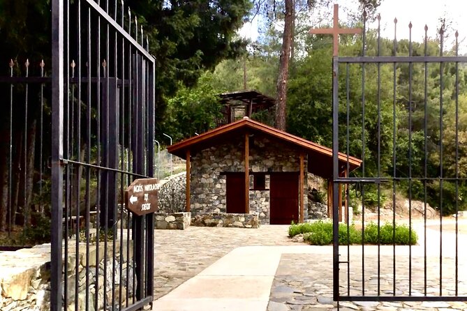 Full Day Tour in Troodos Mountains: Villages & Waterfalls - Wine tasting near Omodos