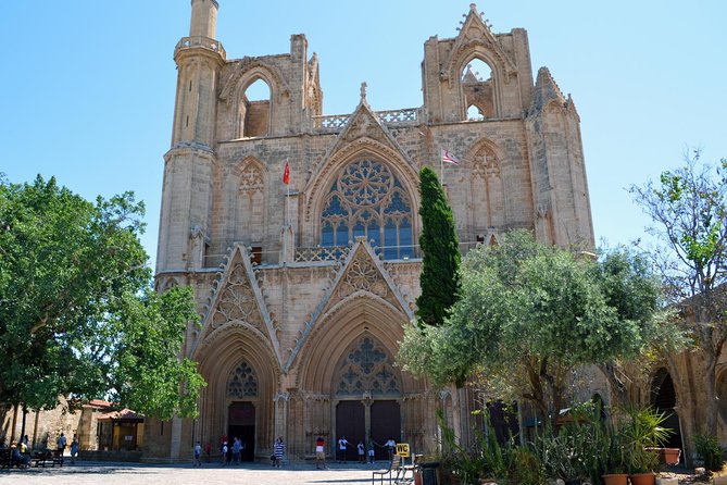 Ghost-Town Famagusta Mini Bus Tour from Protaras and Ayia Napa - Crossing the border and seeing Varosha