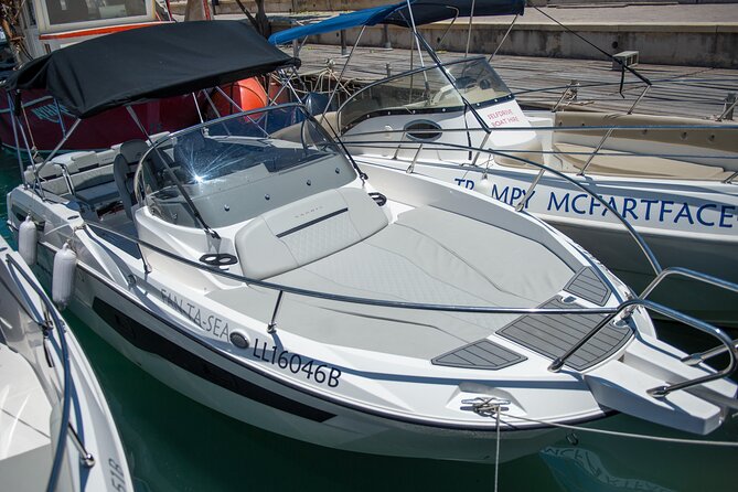 Karnic SL702 boat with driver, WC,Cabin, BT music and shower - The Akamas Coast from the water