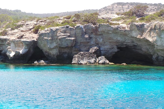 Luxury Karnic SL701 Boat with driver to Blue Lagoon & more - What the Karnic SL701 adds to the day