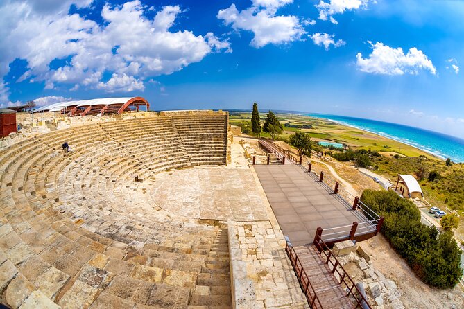 Pafos and Kourion Coach Excursion in Italian - Two hours at Paphos Harbour