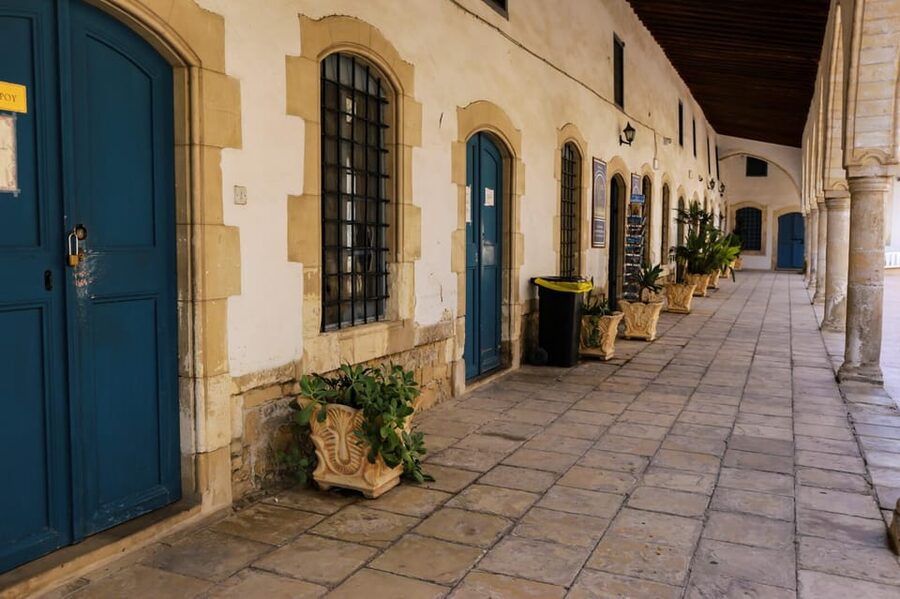 Paphos: Larnaca & Divided Nicosia Sightseeing Tour - Guide quality and group size matter