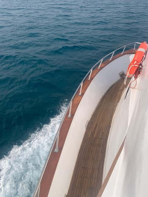 Protaras: 80s and 90s Sunset Cruise with Cypriot Dinner & DJ - A proper Cypriot dinner onboard