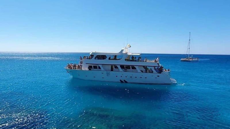 Protaras: 80s and 90s Sunset Cruise with Cypriot Dinner & DJ - DJ Fire Mike and the dance floor