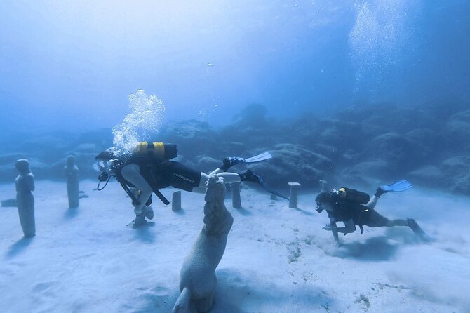 Scuba Diving Experience (10+ Years) AND Free Edited Video - Fish Rock, statues, and a calm underwater route
