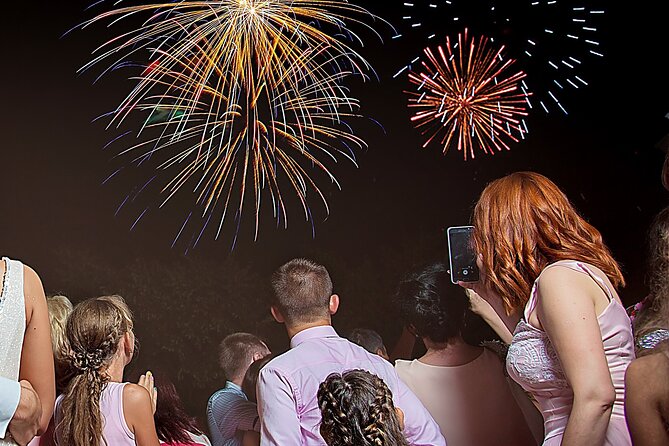 Wave Dancer Fireworks Night Cruise - Live music, dancing, and a full evening show