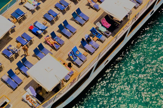 Wave Dancer Sunset BBQ Cruise - A BBQ dinner with plenty on the plate