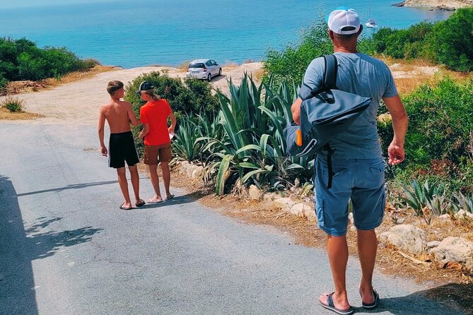XploreMe! - Coral Bay Scavenger Hunt Outdoor Activity - A private game with your own pace